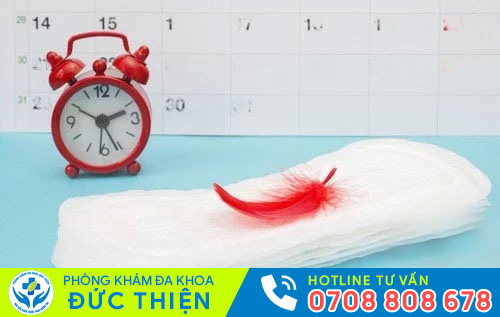 Chưa đến tháng mà ra máu